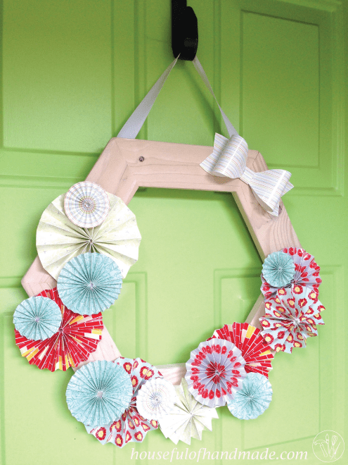 Beautiful wood and paper wreath tutorial from Houseful of Handmade.