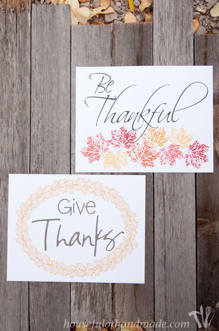 Free printable Thanksgiving art perfect for last minute Thanksgiving decorations. | HousefulofHandmade.com