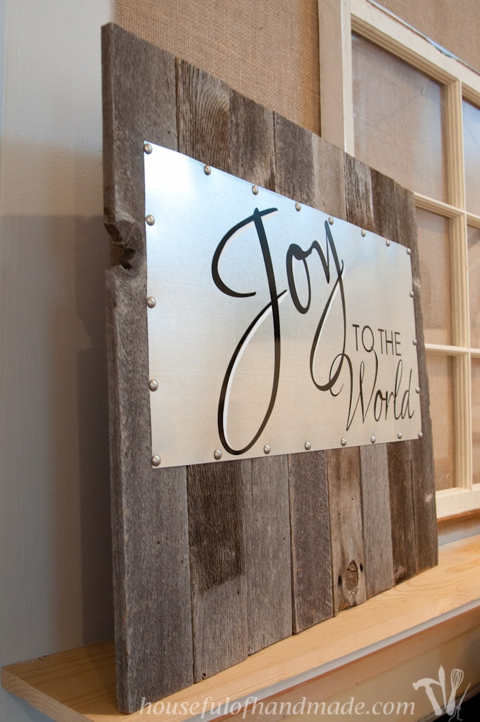 Make this beautiful sign from Reclaimed wood and steel. It's so easy to put together and can easily be changed out for the next season. | Housefulofhandmade.com