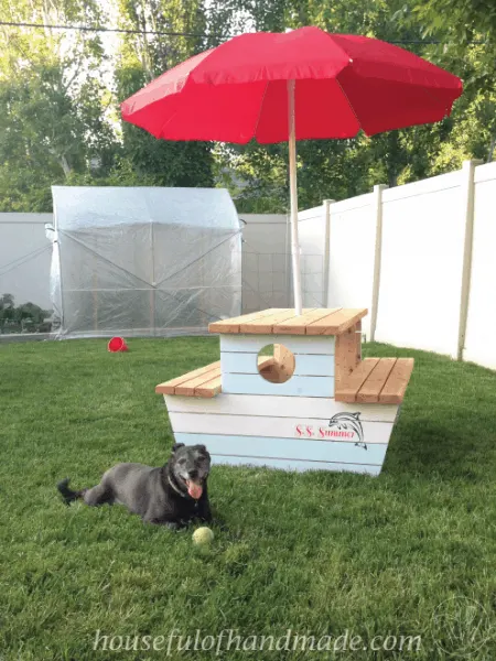 How to build a boat picnic table for bigger kids. Inspired by plans form Ana White. Tutorial on Houseful of Handmade. #getbuilding2015 #diy