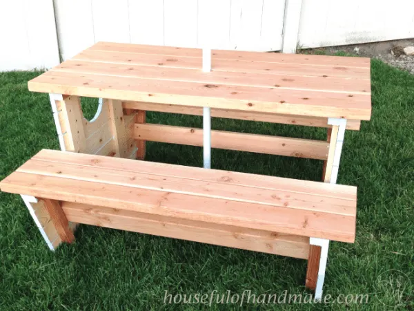 How to build a boat picnic table for bigger kids. Inspired by plans form Ana White. Tutorial on Houseful of Handmade. #getbuilding2015 #diy