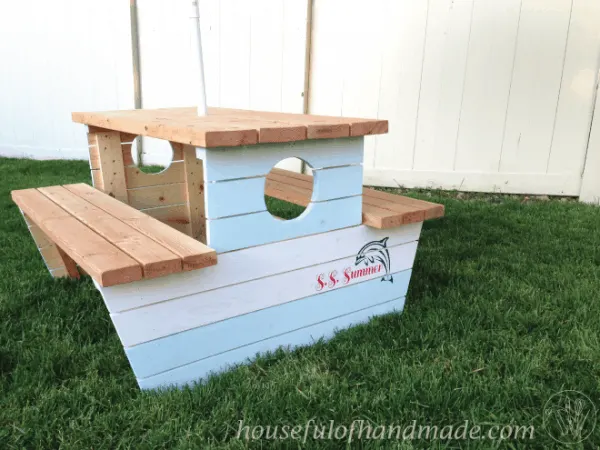 How to build a boat picnic table for bigger kids. Inspired by plans form Ana White. Tutorial on Houseful of Handmade. #getbuilding2015 #diy