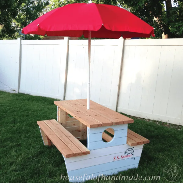 How to build a boat picnic table for bigger kids. Inspired by plans form Ana White. Tutorial on Houseful of Handmade. #getbuilding2015 #diy