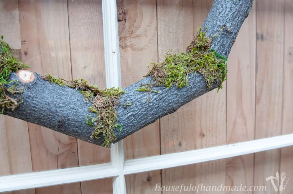 The perfect rustic wreath for fall. Bring all the beauty of the woods home. Tutorial on Houseful of Handmade.