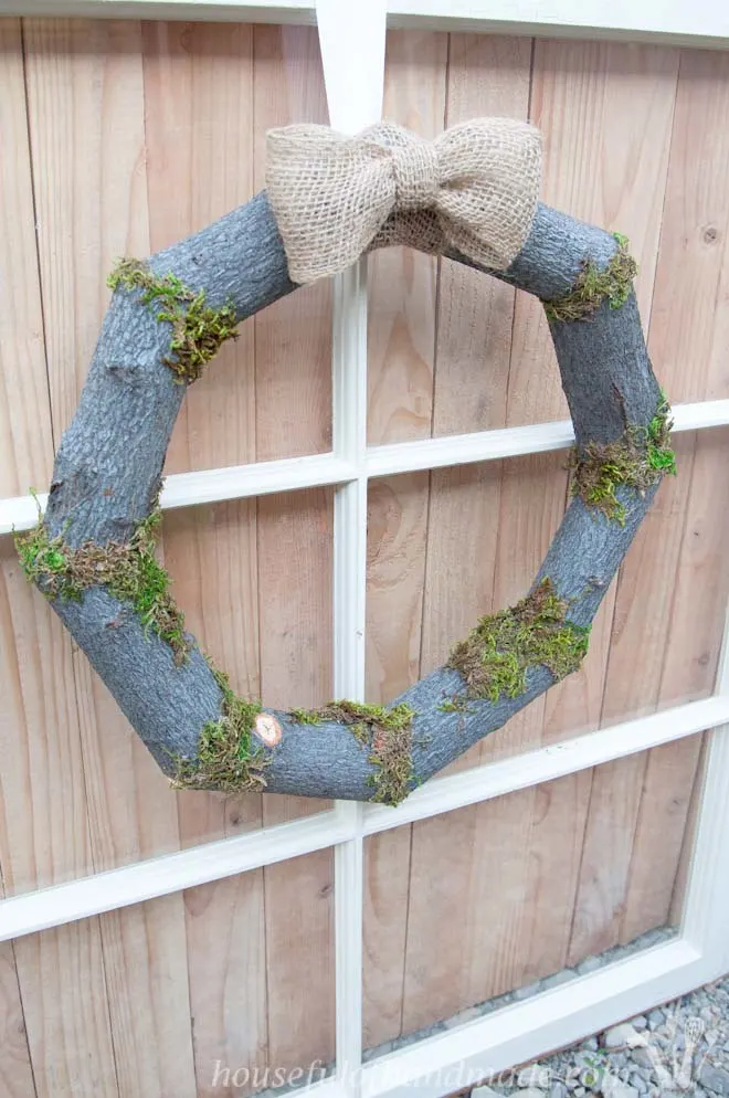 The perfect rustic wreath for fall. Bring all the beauty of the woods home. Tutorial on Houseful of Handmade.