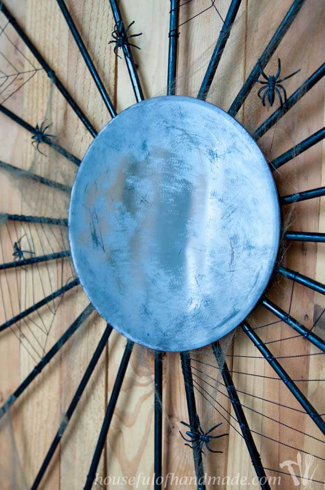 How to make a Halloween sunburst mirror that looks like it has been in grandmas attic for years! Perfect for your spooky Halloween decor. Tutorial from Houseful of Handmade. 