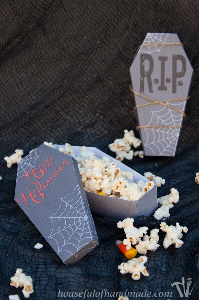 Send someone you love a spooky treat with these free printable coffin treat boxes. Perfect for Halloween treats and tricks! Download the free printable today. | HousefulofHandmade.com