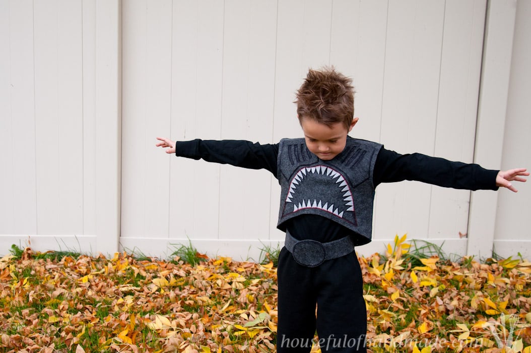 Homemade Halloween costumes are the best! I use a few key techniques almost every year for our Halloween costumes. See how I made these awesome Sharkboy and Lavagirl Halloween costumes for my kids. | HousefulofHandmade.com