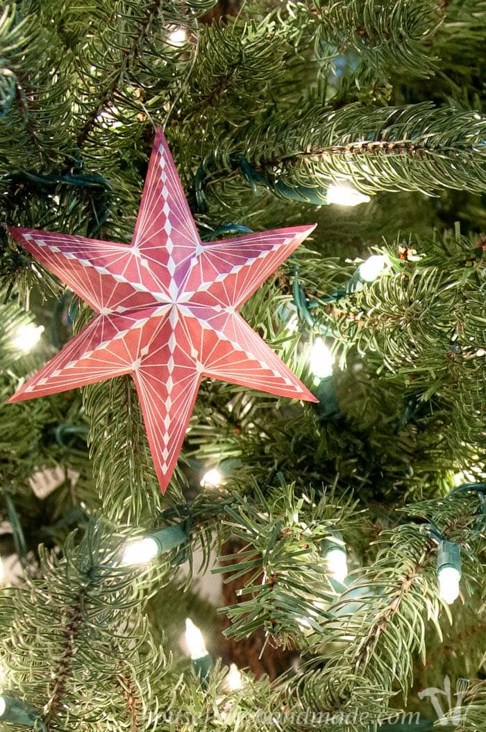 3d printable paper ornament hanging ni a christmas tree