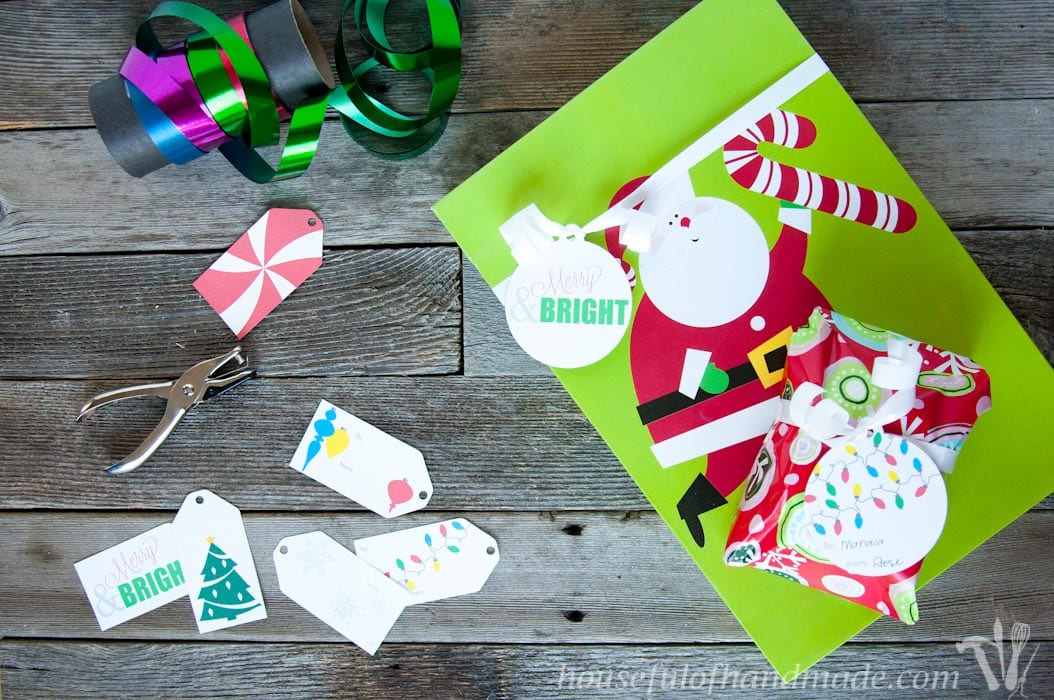 For last minute Christmas wrapping, download these adorable free printable Christmas gift tags. | Housefulofhandmade.com