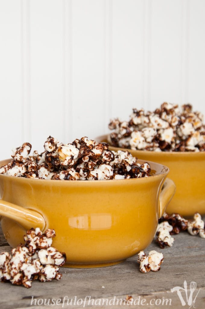 Can't decide between chocolate and caramel? You don't have to with this delicious, chewy dark chocolate caramel popcorn. | Housefulofhandmade.com