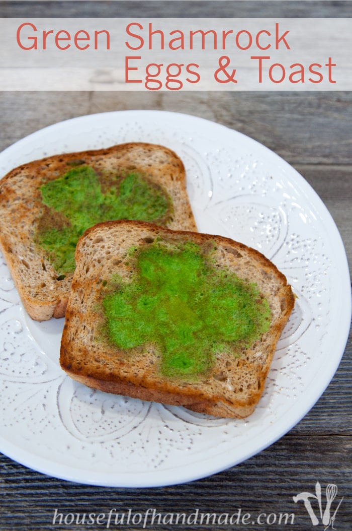 I love this idea! Celebrate St. Patrick's Day with a festive, and healthy, breakfast! These easy green shamrock eggs & toast are made with spinach to turn the eggs green. | Housefulofhandmade.com