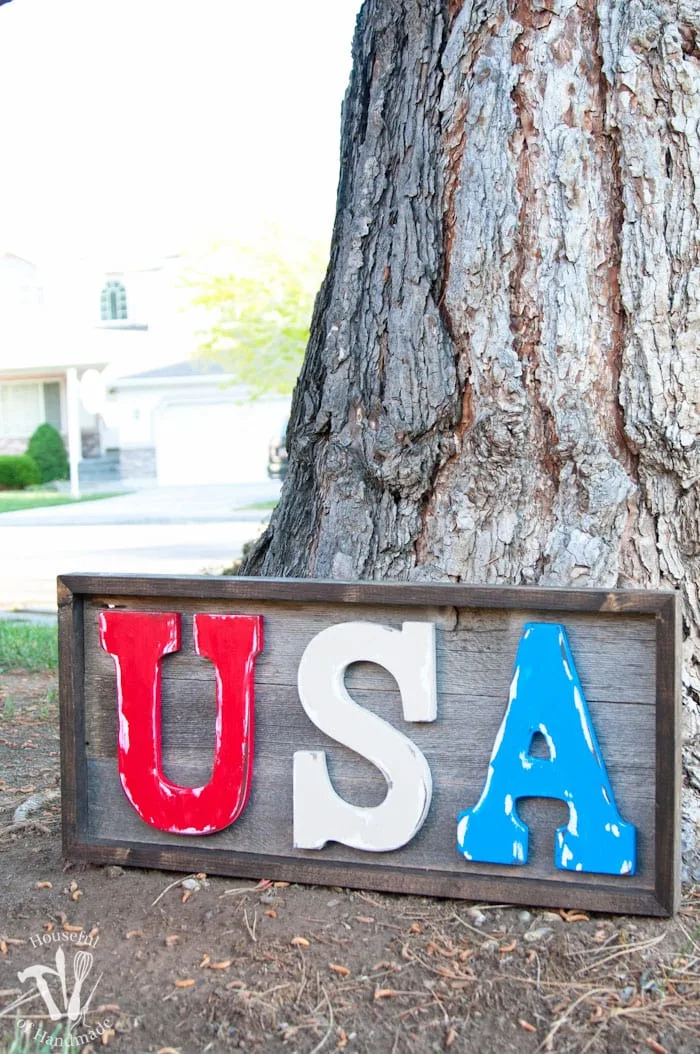 I love patriotic decorations for summer! You can make this easy DIY rustic USA wood sign for your 4th of July decor in just a few hours. Tutorial from Housefulofhandmade.com