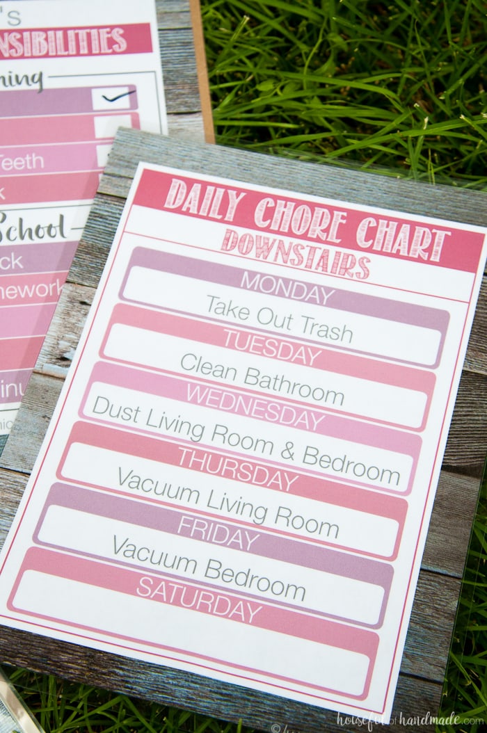 These are my favorite chore charts! Stay organized during the school year with these free printable daily chore charts for your kids. Includes a daily checklist to help them remember all the tasks they need to do and has a daily chore sheet to keep the house clean. | Housefulofhandmade.com