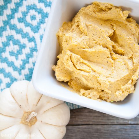 This looks so amazing! For the most delicious fall treat, smother this pumpkin pie whipped honey butter recipe on everything you can find. Or give as a gift for your favorite hostess or teacher. | Housefulofhandmade.com