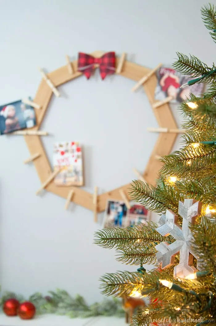 wood christmas card wreath holder