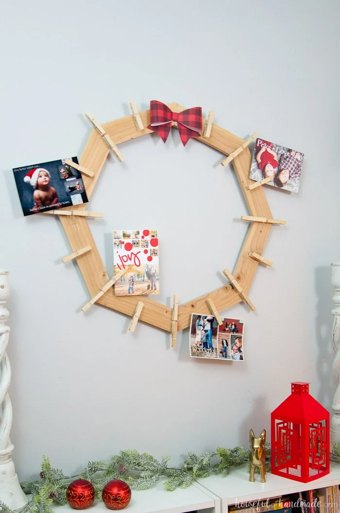 diy wood christmas wreath with clothespins