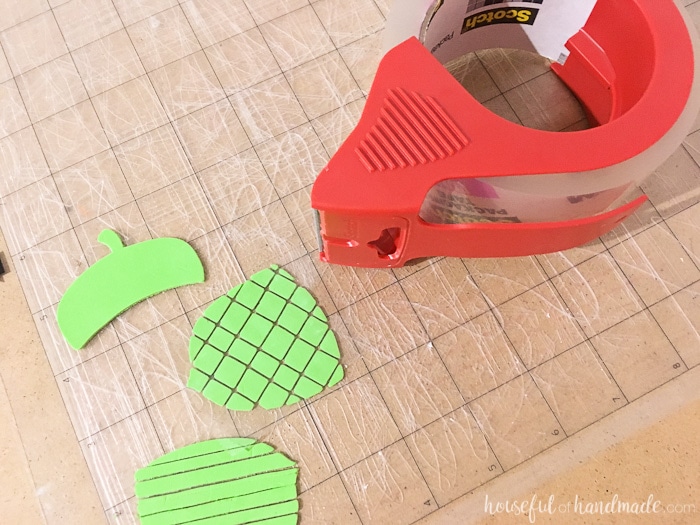 This is so awesome! Create custom foam stamps with your Silhouette cutting machine. Then use these DIY stamps to make homemade decorative napkins and so much more! | Housefulofhandmade.com