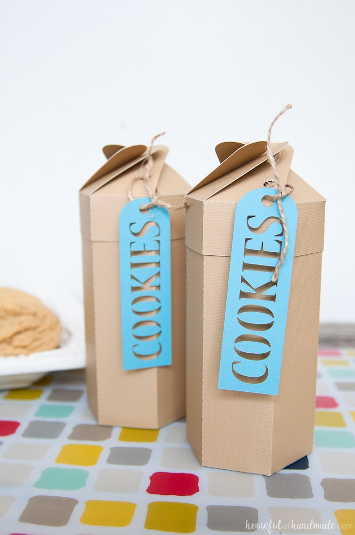 Create the perfect gift with these folded treat boxes. Download these free printable cookie boxes and fill them with your favorite cookies for a quick and easy gift. | Housefulofhandmade.com