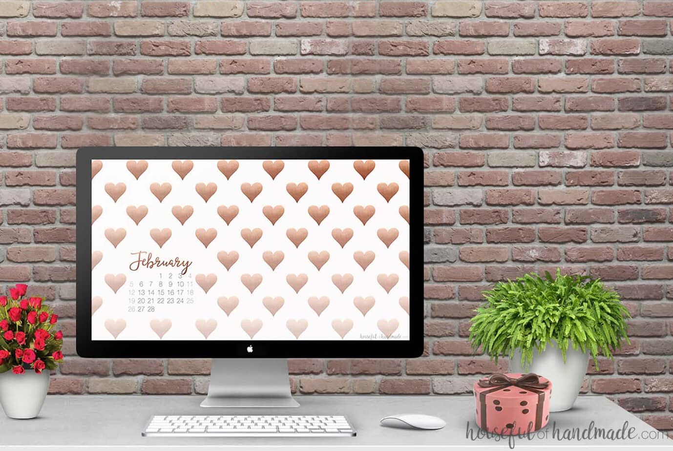 Free Digital Backgrounds for February with or without a digital calendar to keep you organized. || Gold Heart Print || Free Download || Digital Wallpaper || iPhone Wallpaper || Ombre Hearts Print || Housefulofhandmade.com