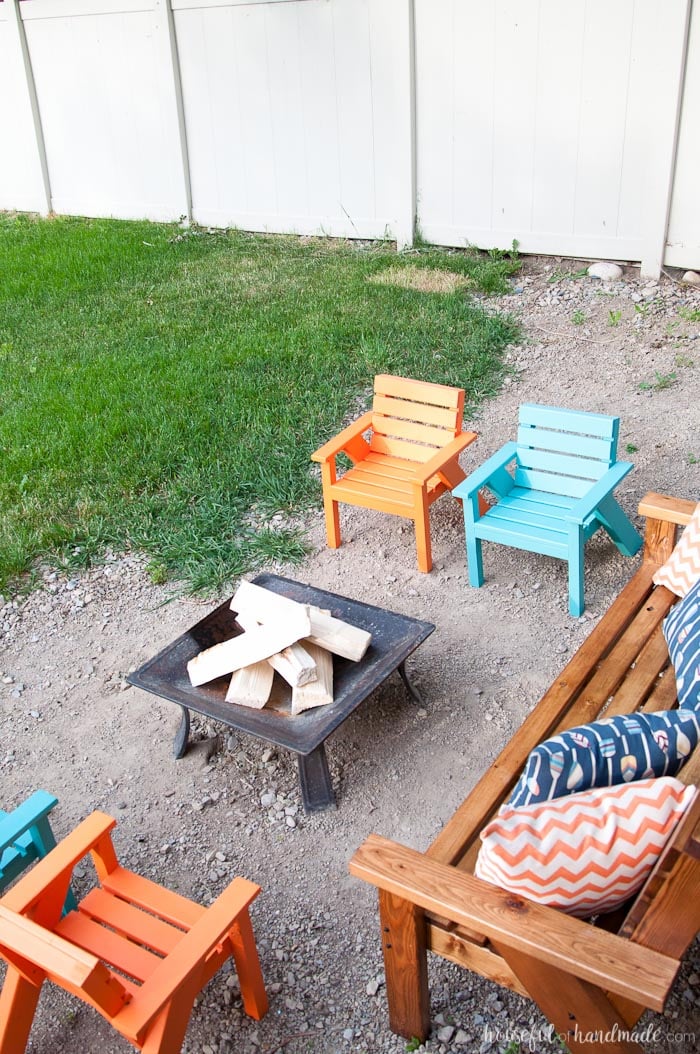 kids outside table and chairs