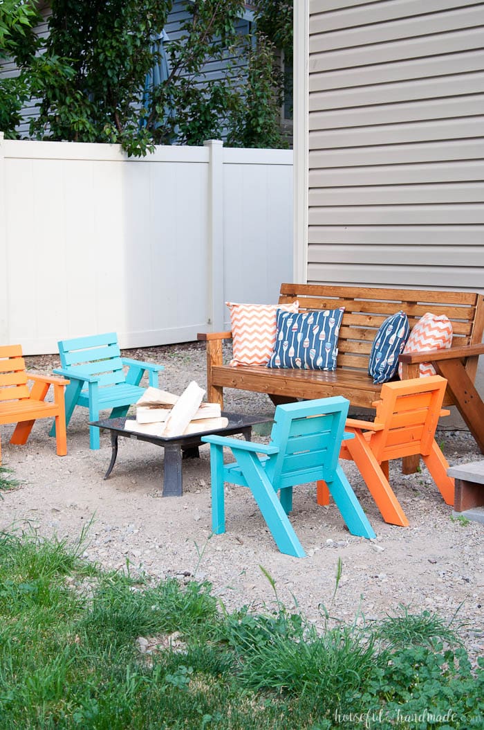 Create the perfect backyard seating with these Easy DIY kids patio chairs. The chairs are perfect for toddlers and kids to have their own space in the yard. Lightweight, but hard to tip over. Get he free build plans today! Housefulofhandmade.com | Free Build Plans | Kids Outdoor Chairs | Modern Adirondack Chairs | Colorful Kids Chairs | DIY Patio Furniture | How to Build Patio Furniture |Kreg Jig 