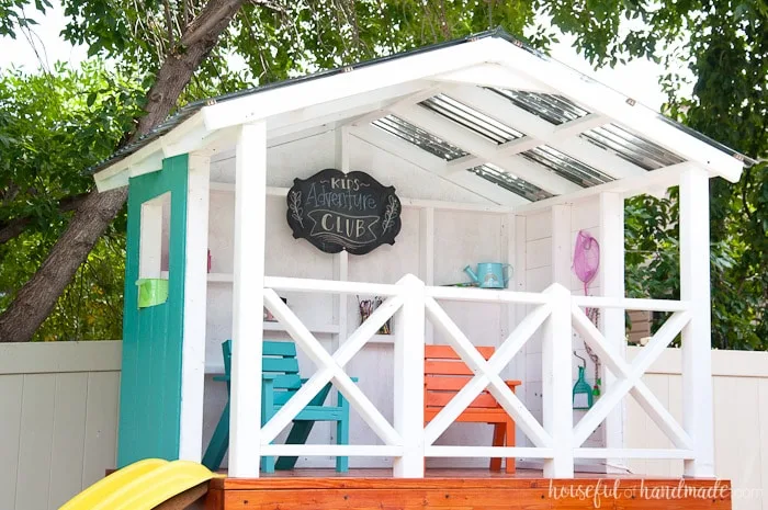 Learn how to create the perfect outdoor playhouse for the kids with the tutorial from Housefulofhandmade.com