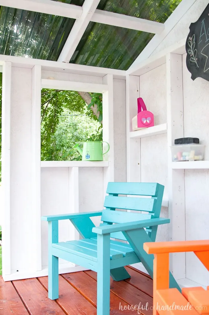 This is the perfect summer hideaway for the kids. Create a wooden DIY playhouse for lots of outdoor fun. Housefulofhandmade.com