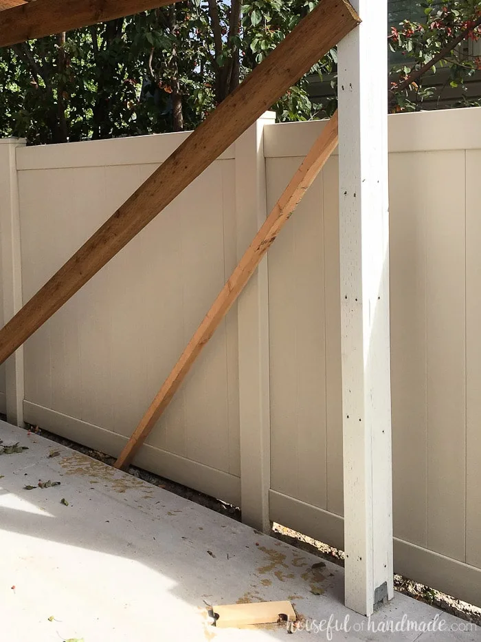 Build a patio pergola on a budget. Lots of tips from Housefulofhandmade.com
