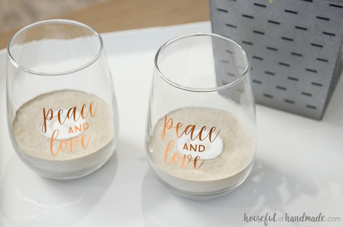 I love these easy DIY concrete tea light holders! You can turn any pretty jar into a decorative candle holder. Housefulofhandmade.com