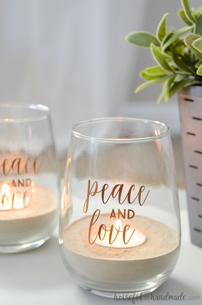 If you love the concrete trend you have been seeing in home decor, but have been afraid to try it out. This is perfect for you. These concrete tea light candle holders are so easy to make. Housefulofhandmade.com