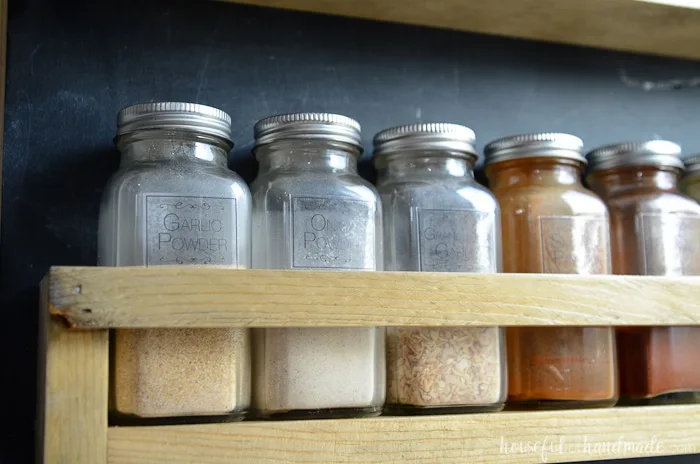 Rustic Mason Jar Spice Rack Display, Spice Rack, Mason Jars, Kitchen Spice  Rack, Rustic Spice Rack, Mason Jar Spices, Chalkboard Labels 