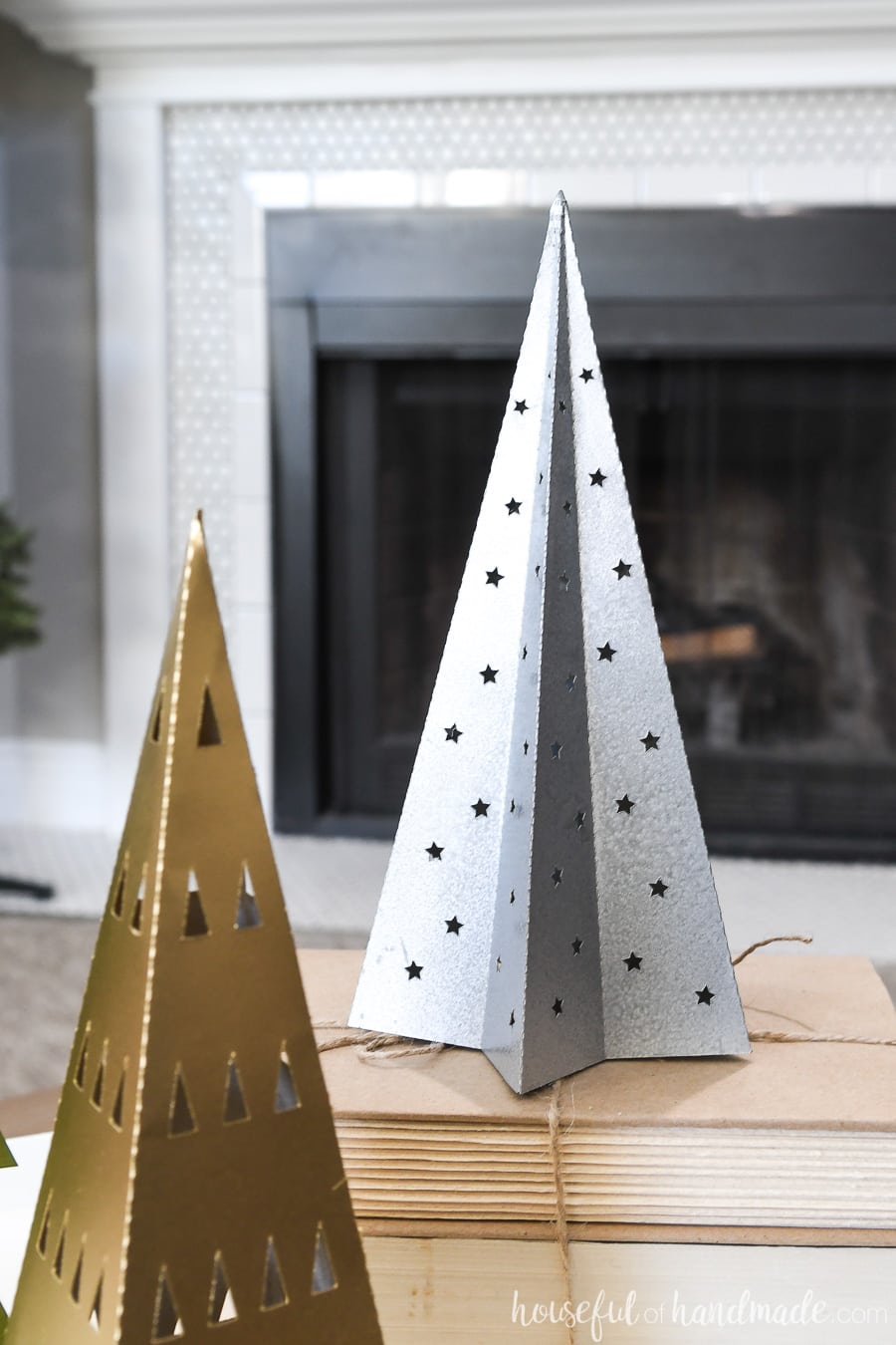 Close up of the stay shaped paper Christmas tree decor. 