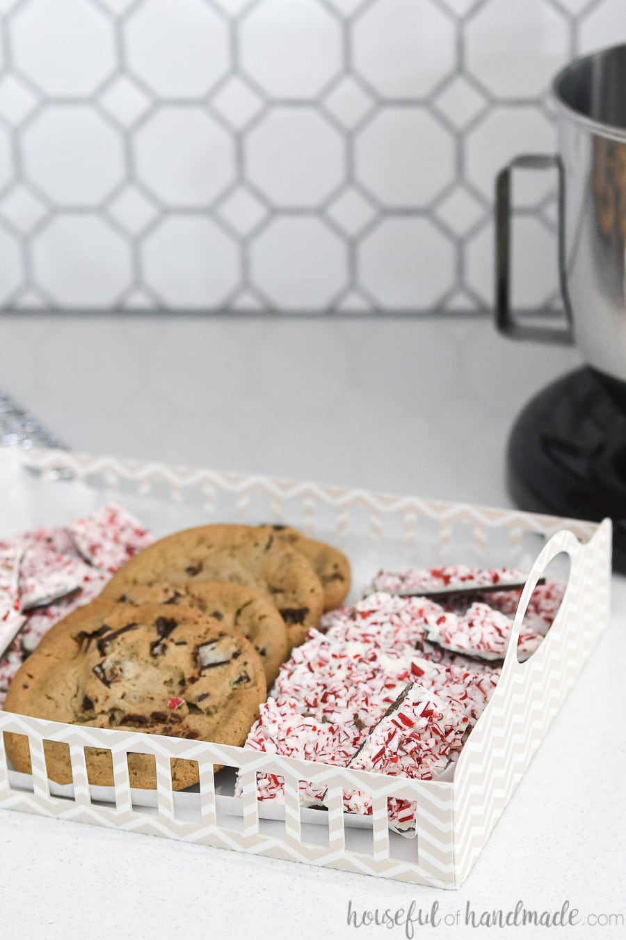 Simple rectangle design on the side of the DIY tray filled with Christmas treats.