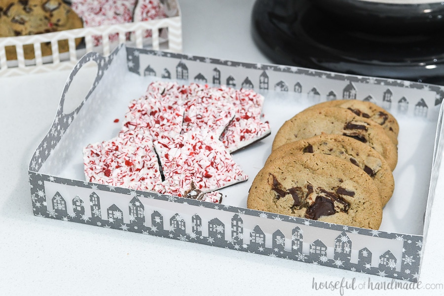 7 Days of Paper Christmas Decor: Easy Christmas Cookie Trays
