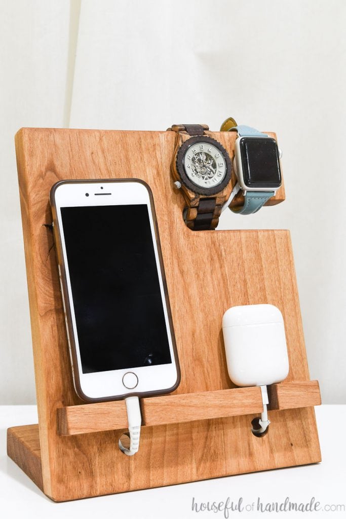 Close up of the nightstand valet docking station.