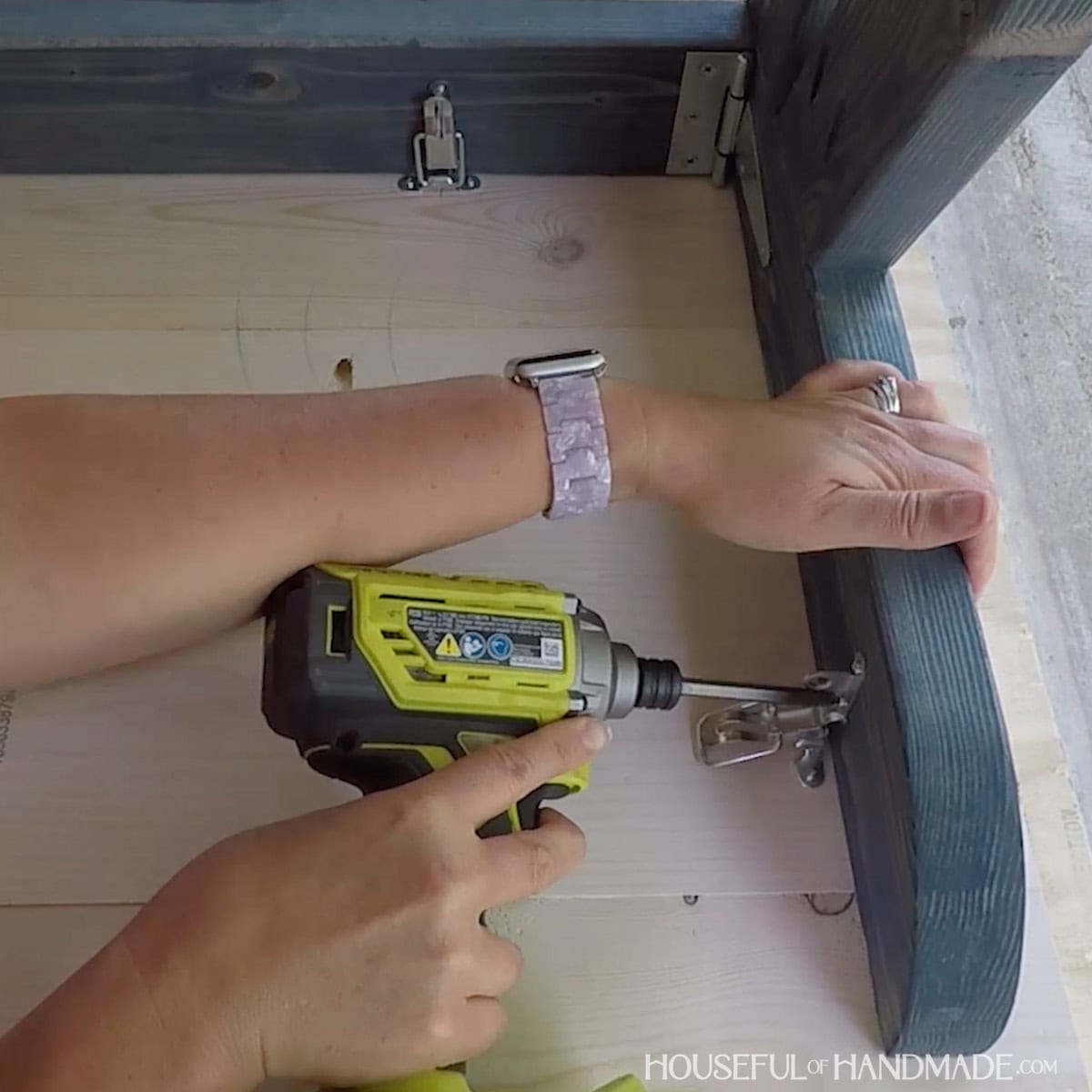Attaching desk top with latches.