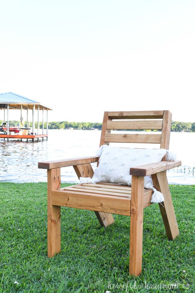 Photo of the finished outdoor lounge chair built out of 2x4s. 