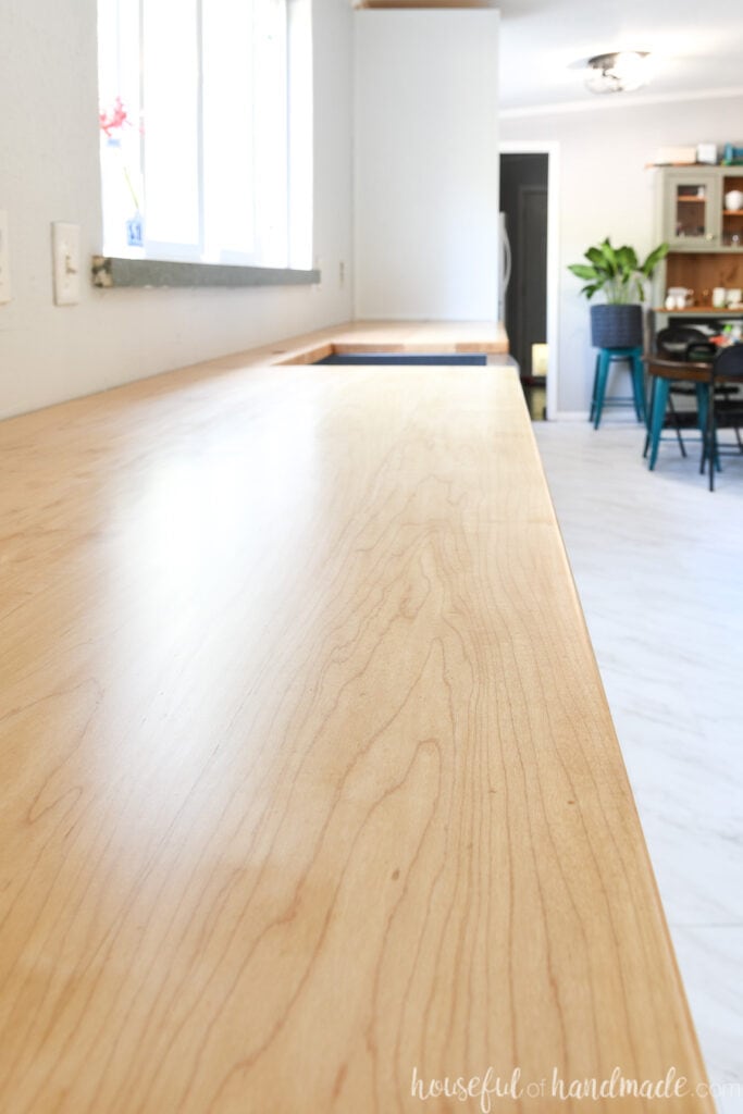 use laminate flooring for countertop