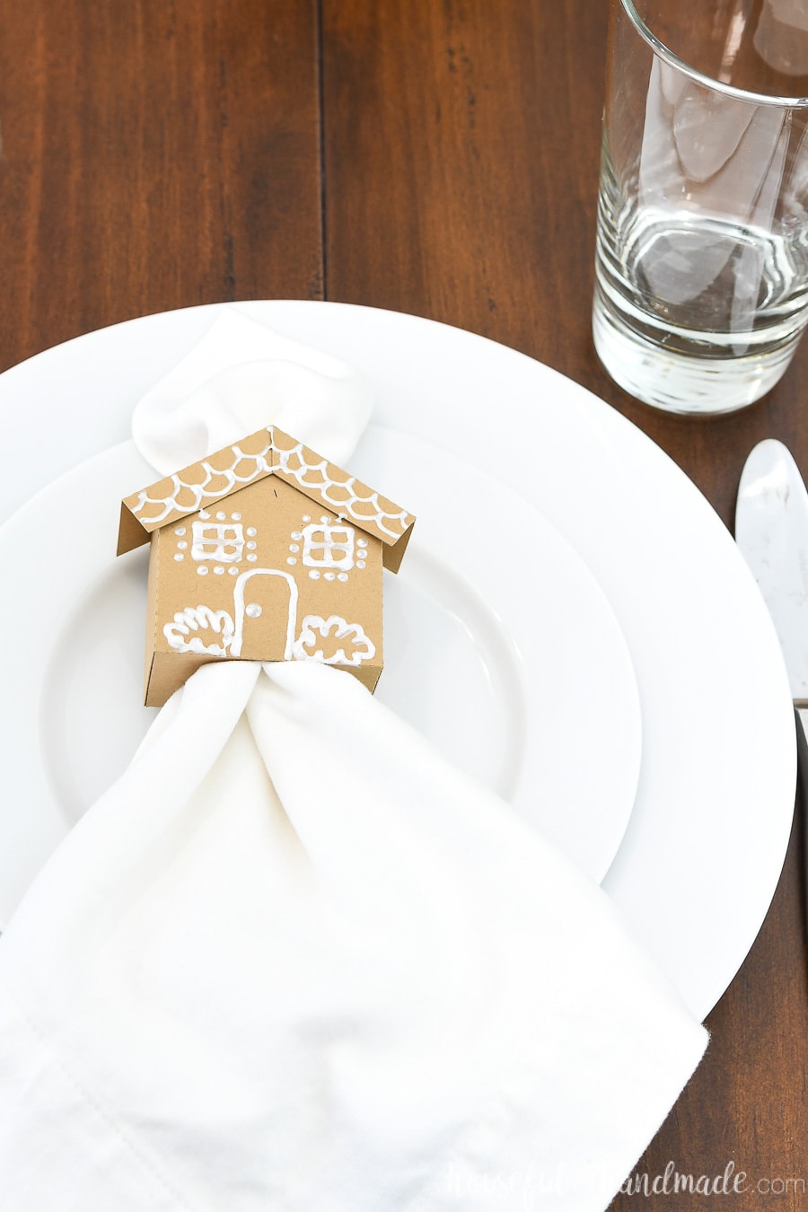 Gingerbread House Napkin Rings & Place Card Holders {7 Days of Paper ...