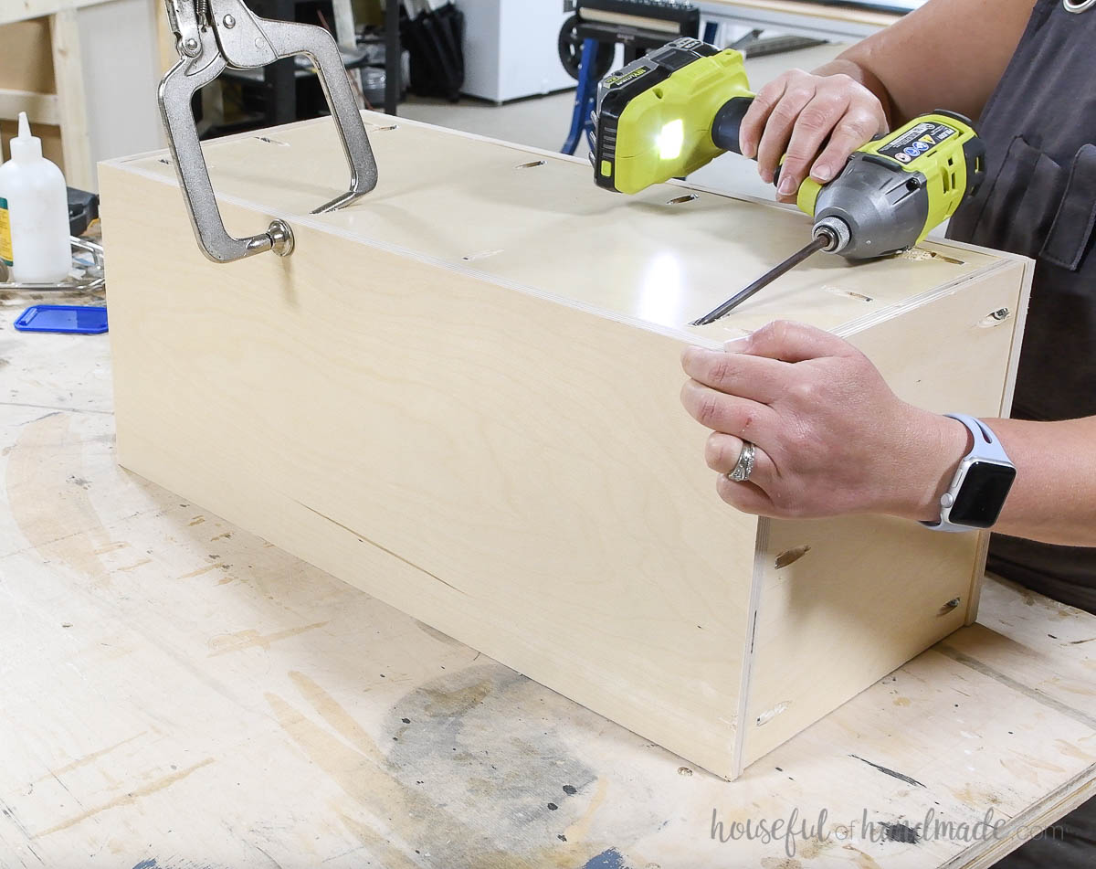 Building a drawer from 1/2" plywood with pocket holes. 