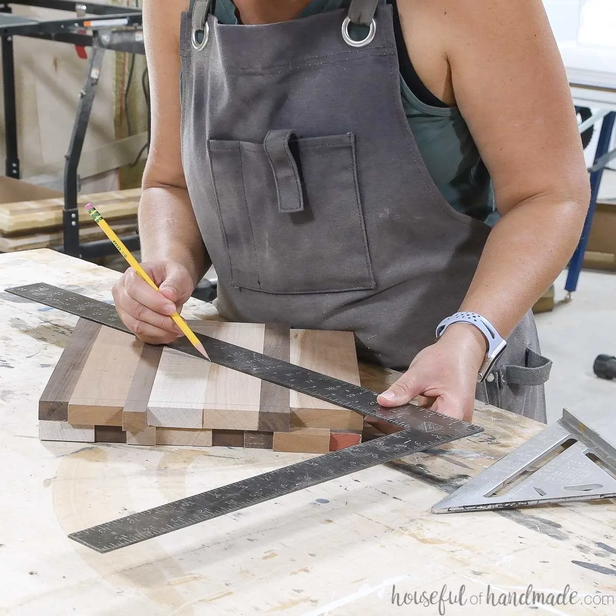 Marking the center of the glued together cake stand base. 