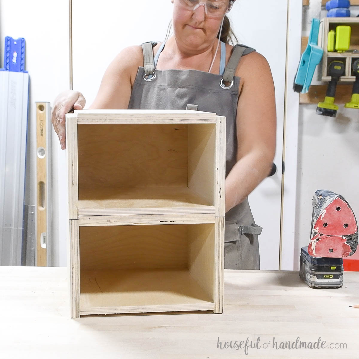 Stacking the two small boxes to test the sanding. 