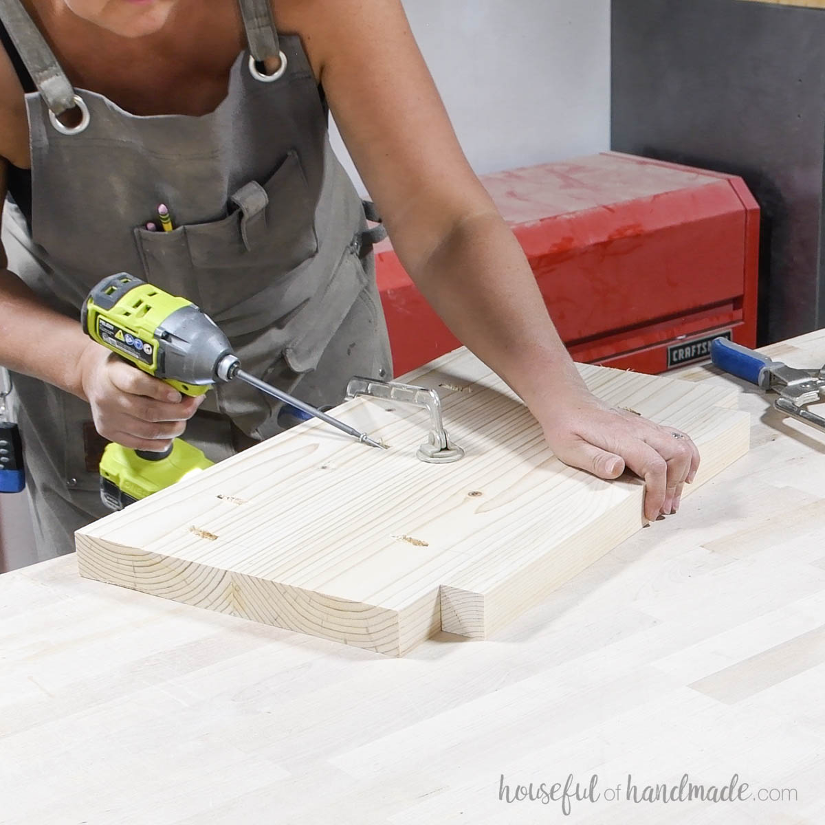 Attaching the top boards together with pocket holes. 