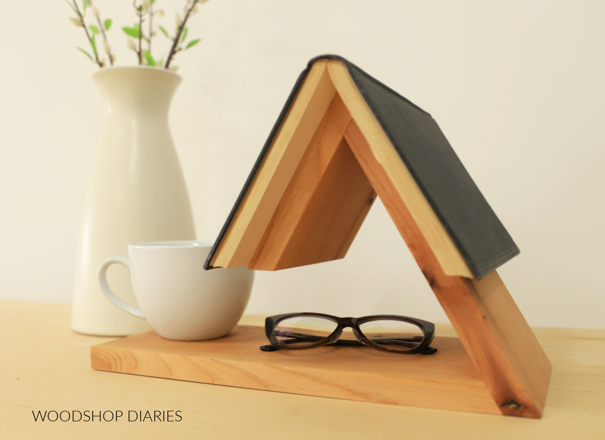 DIY Book holder from Woodshop Diaries. 