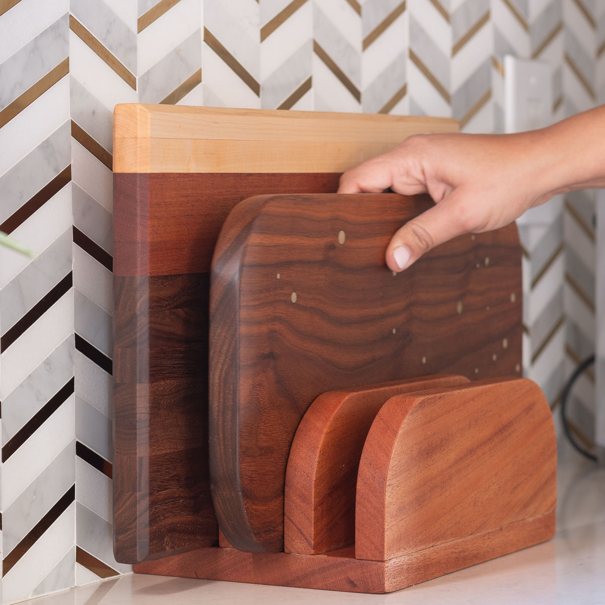 Cutting board stand from Anikas DIY Life. 