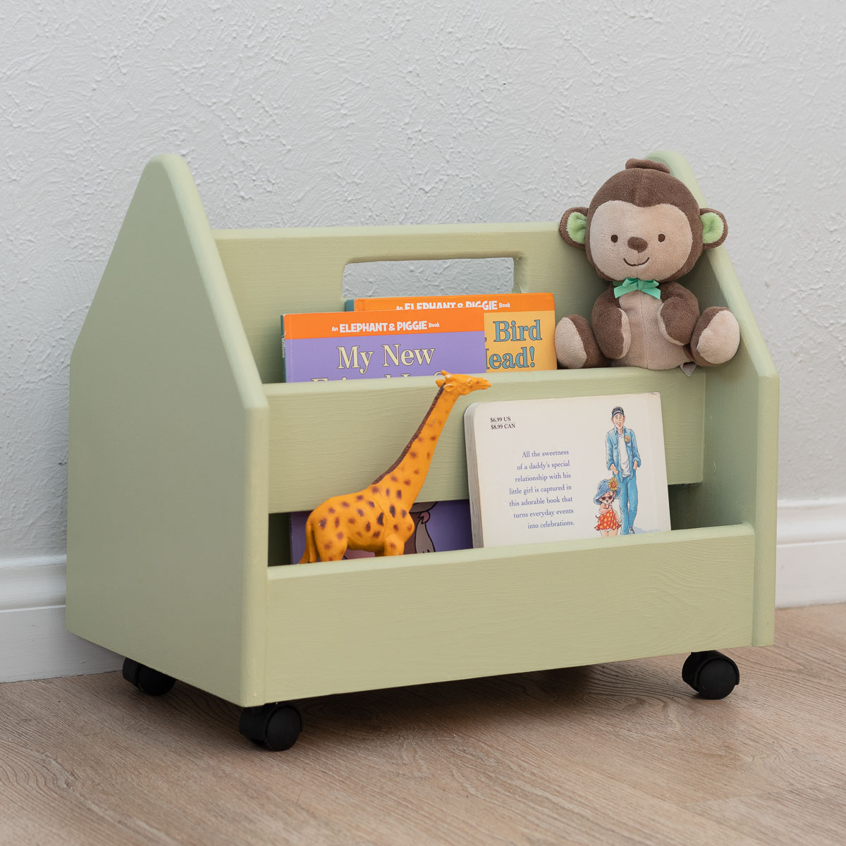 DIY toddle book wagon by Anikas DIY Life. 