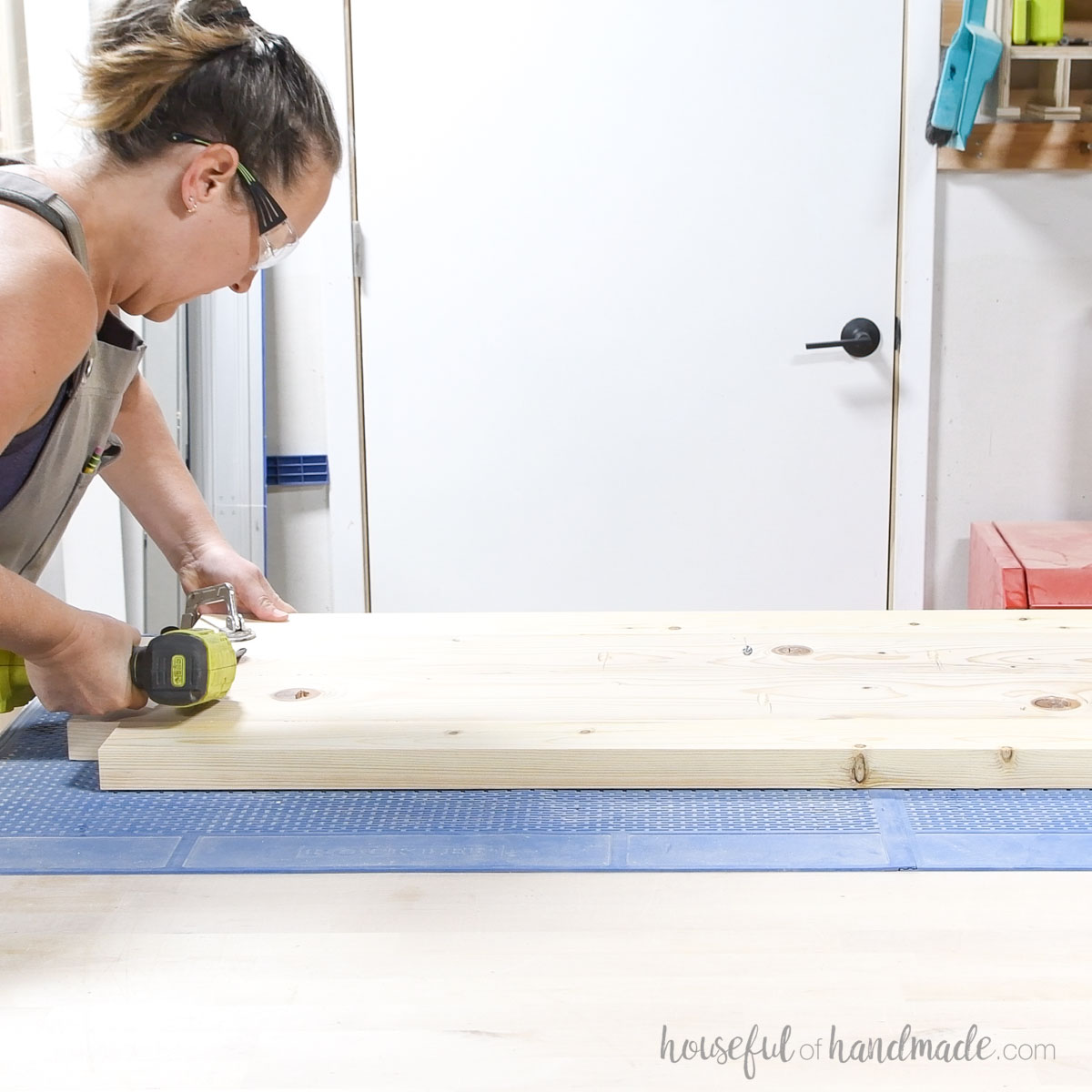 Attaching the top boards together with pocket holes. 