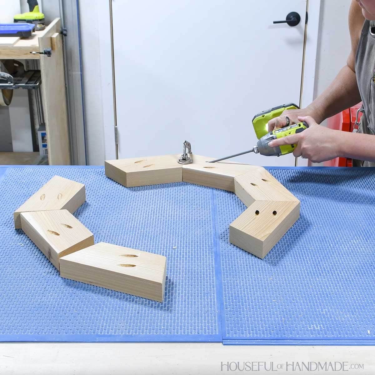 Building an octagon from 2x4 boards with pocket holes.