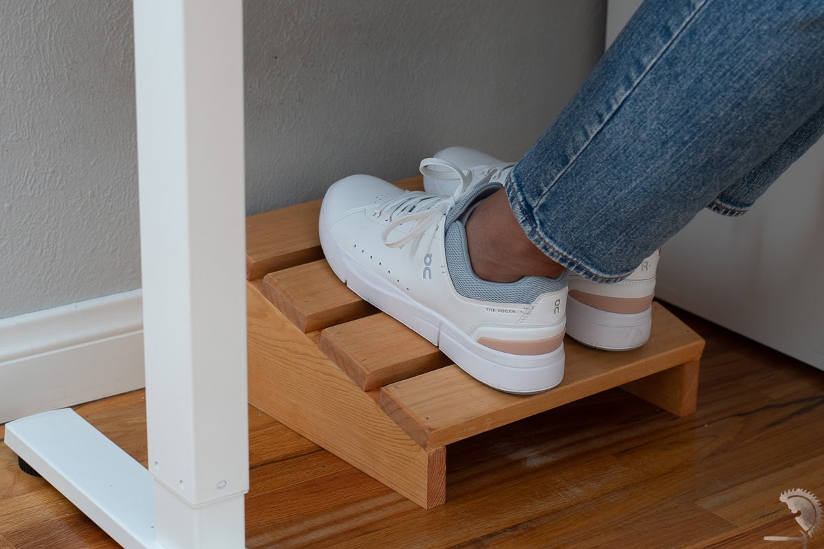 DIY footrest under desk from Anika's DIY life. 